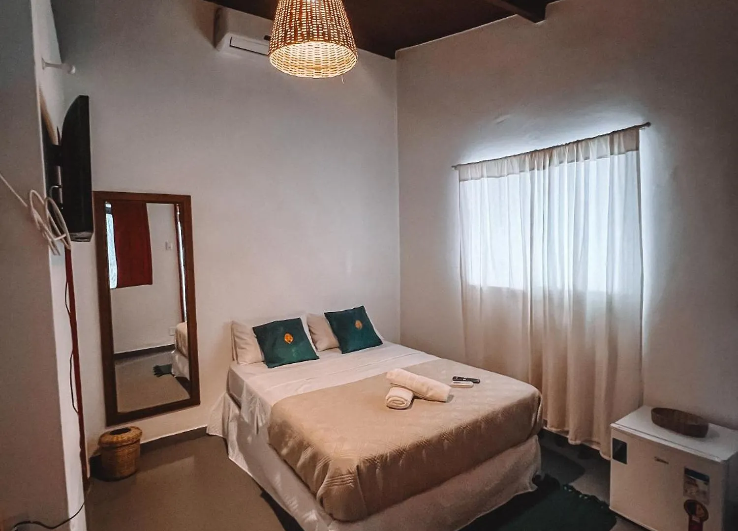 Casa Caju Arraial- 50 Metros Da Rua Mucuge Bed & Breakfast Porto Seguro Brazil